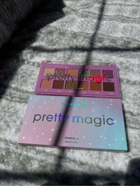 Formula Z Pretty Magic eyeshadow palette